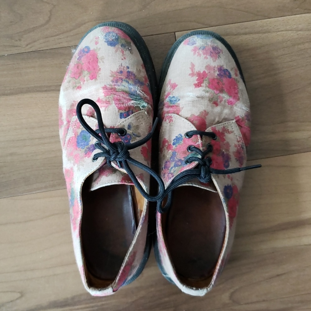 Oxford style doc martens